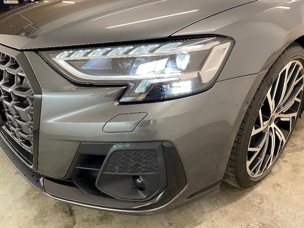 Audi S8