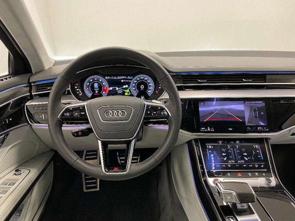 Audi S8
