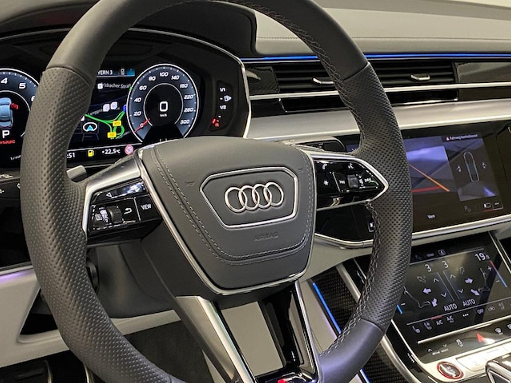 Audi S8
