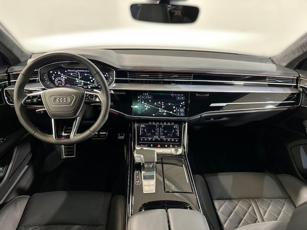 Audi S8