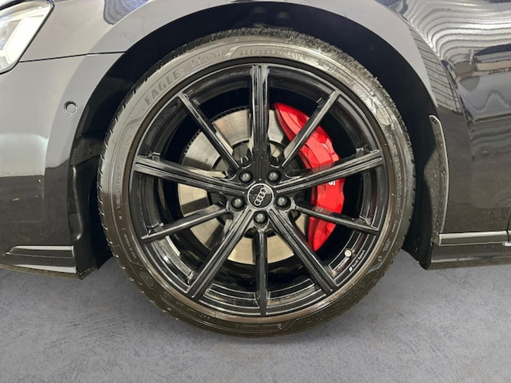 Audi S8