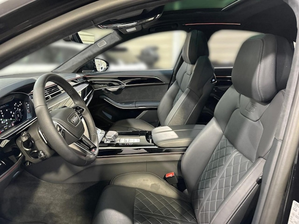 Audi S8