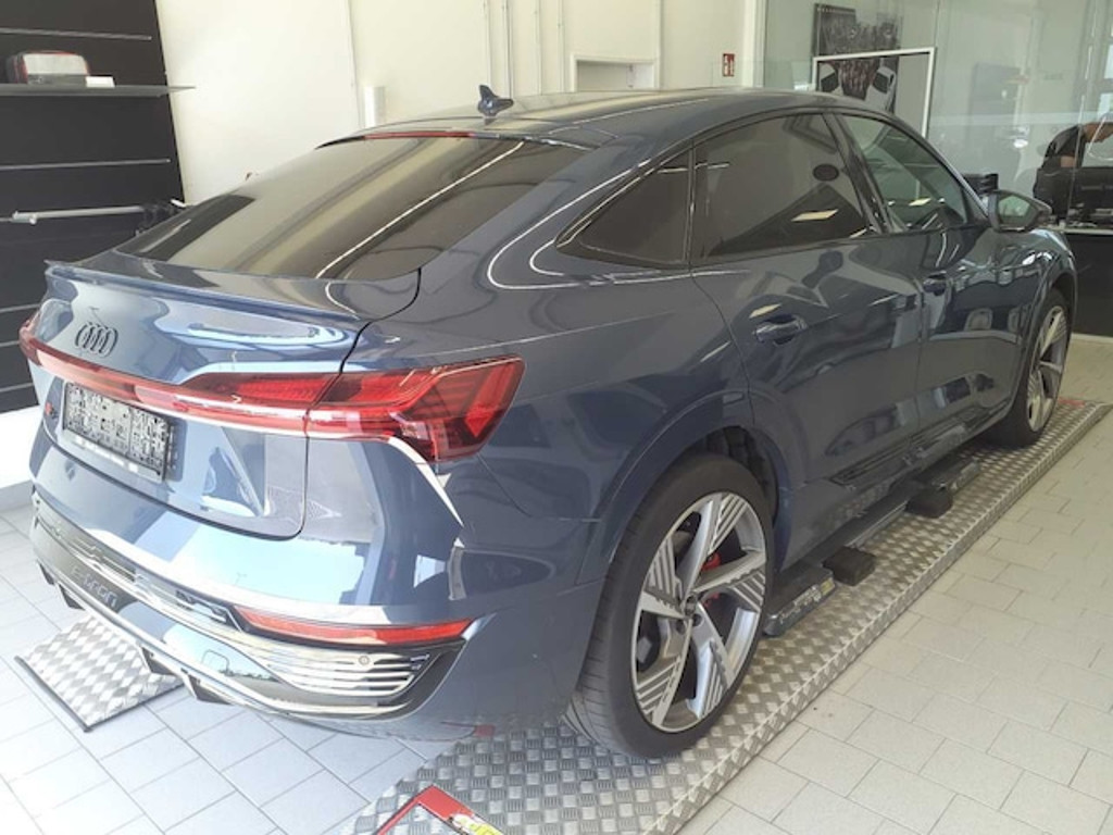 Audi Q8 e-tron