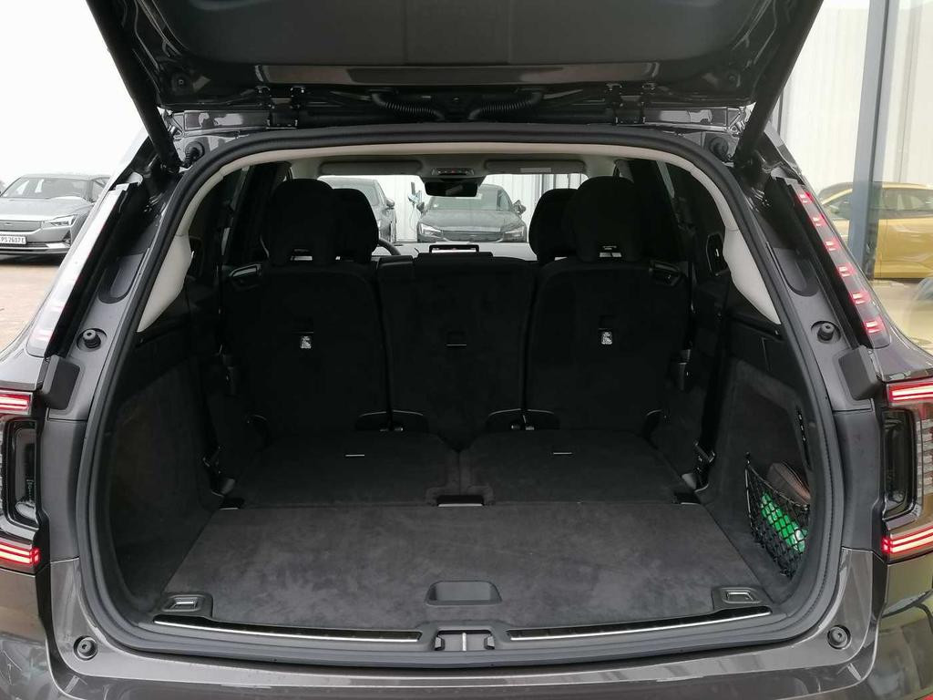 Volvo EX90