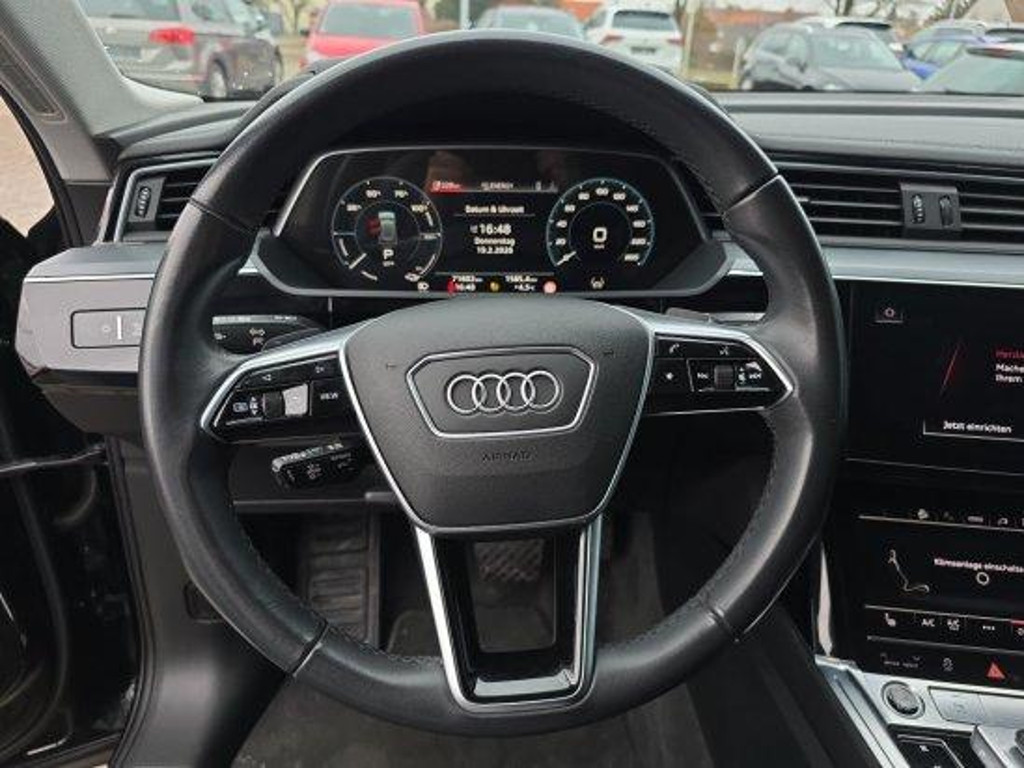 Audi e-tron