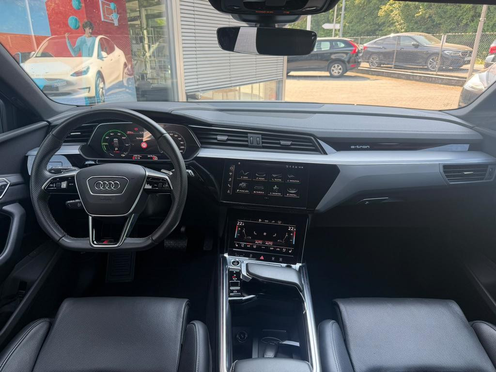 Audi e-tron