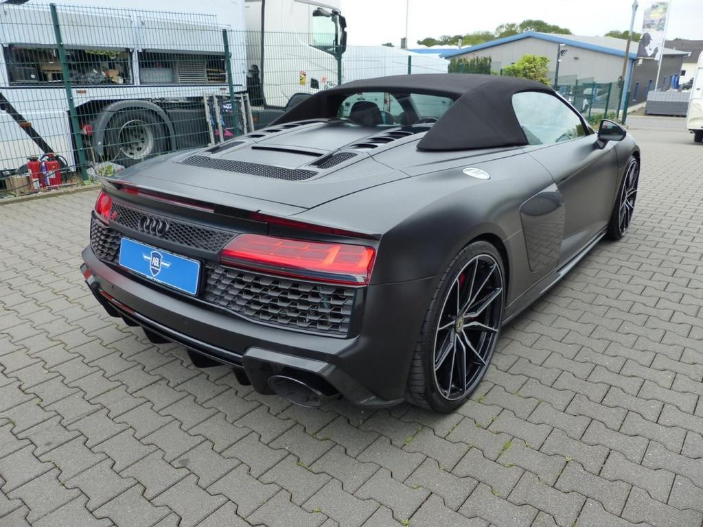 Audi R8