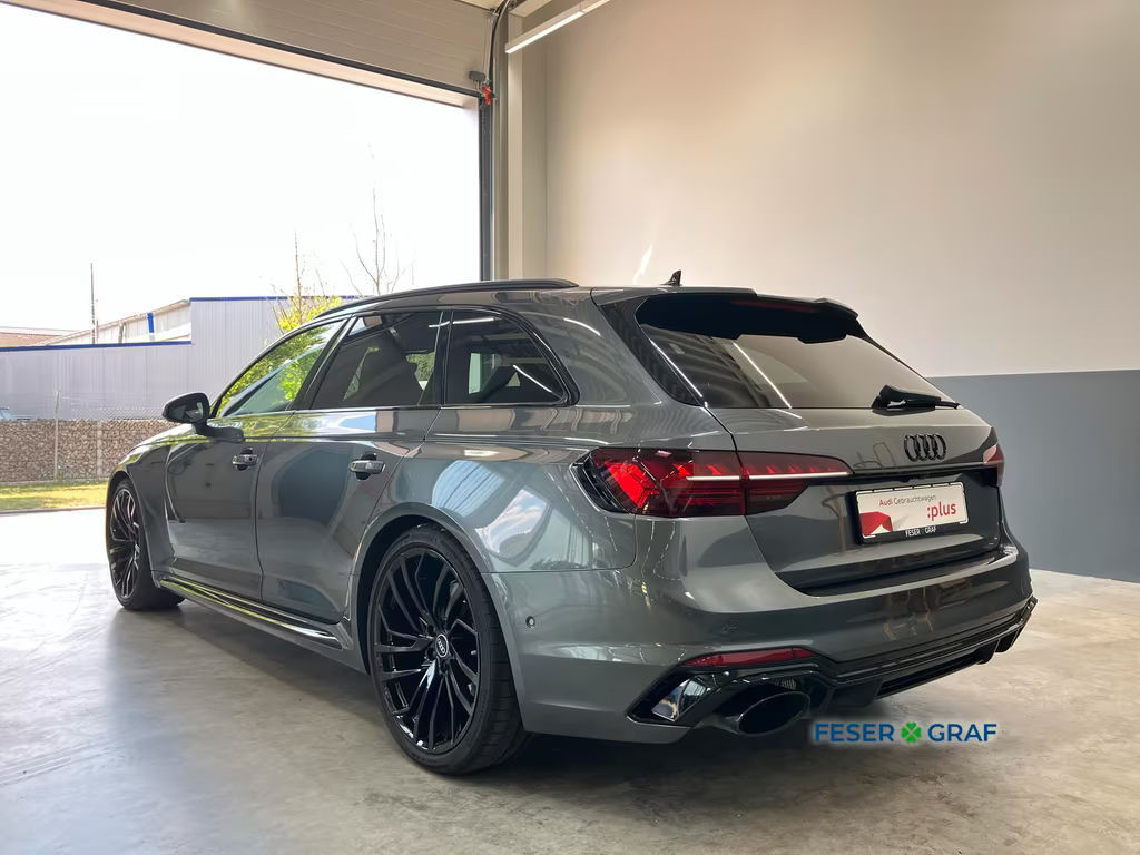 Audi RS4