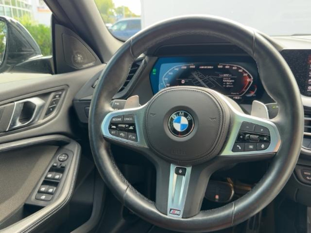 BMW M235
