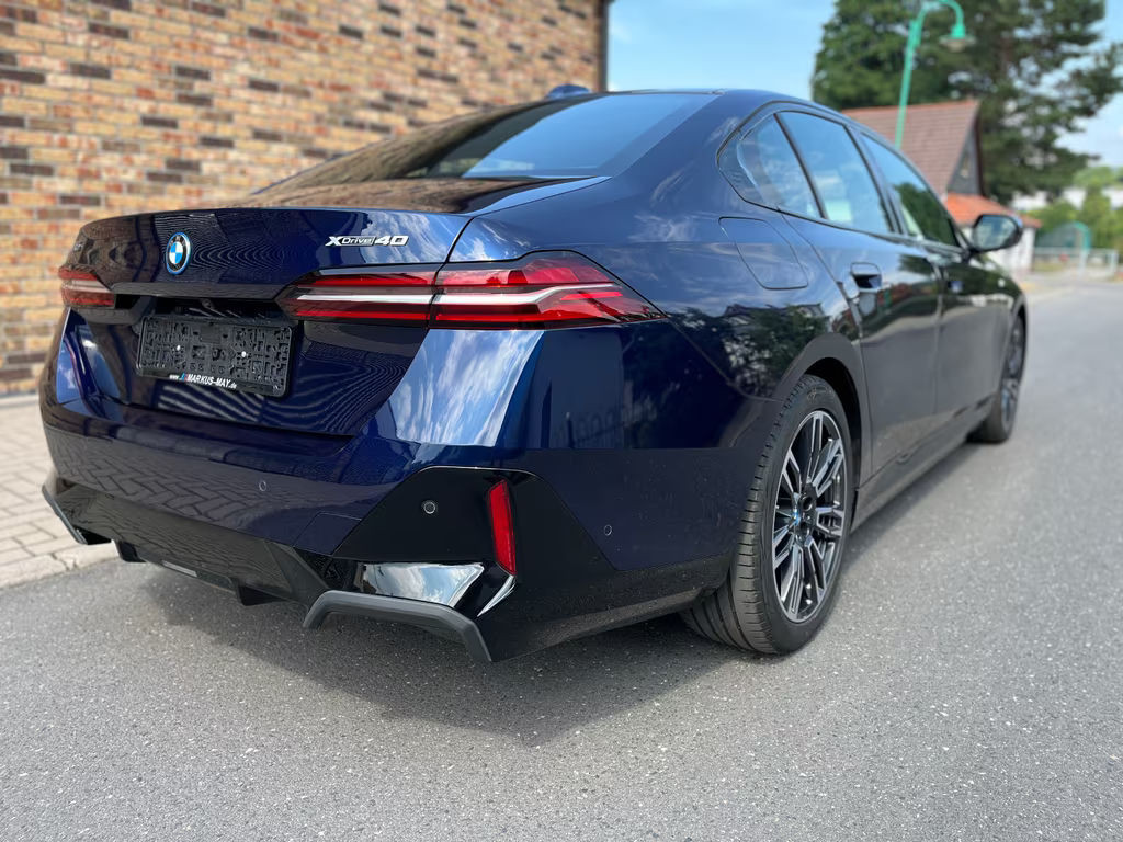 BMW i5