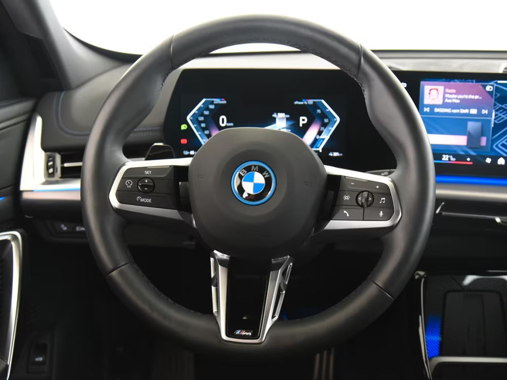 BMW iX1