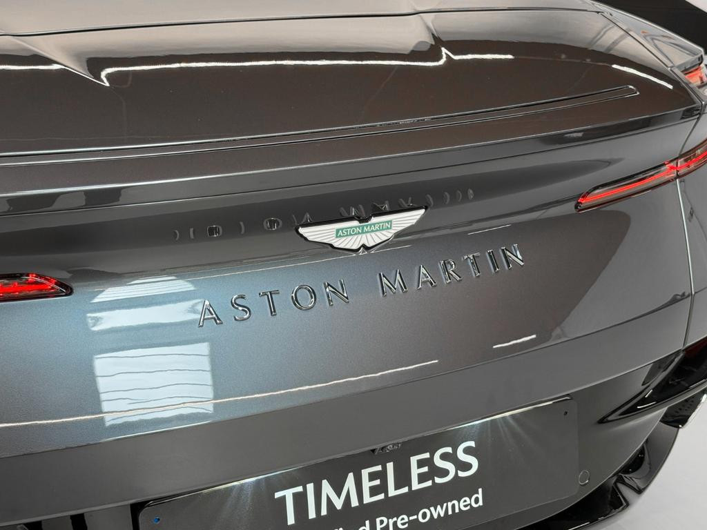 Aston Martin DB12