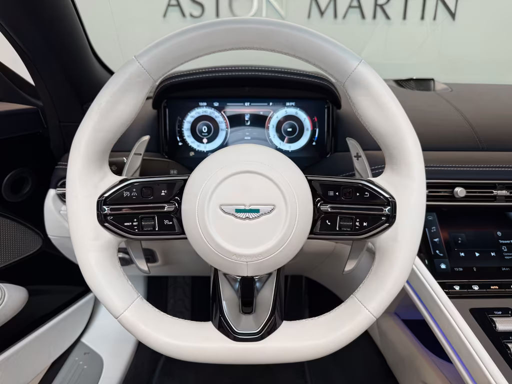 Aston Martin DB12