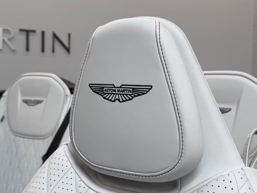 Aston Martin DB12