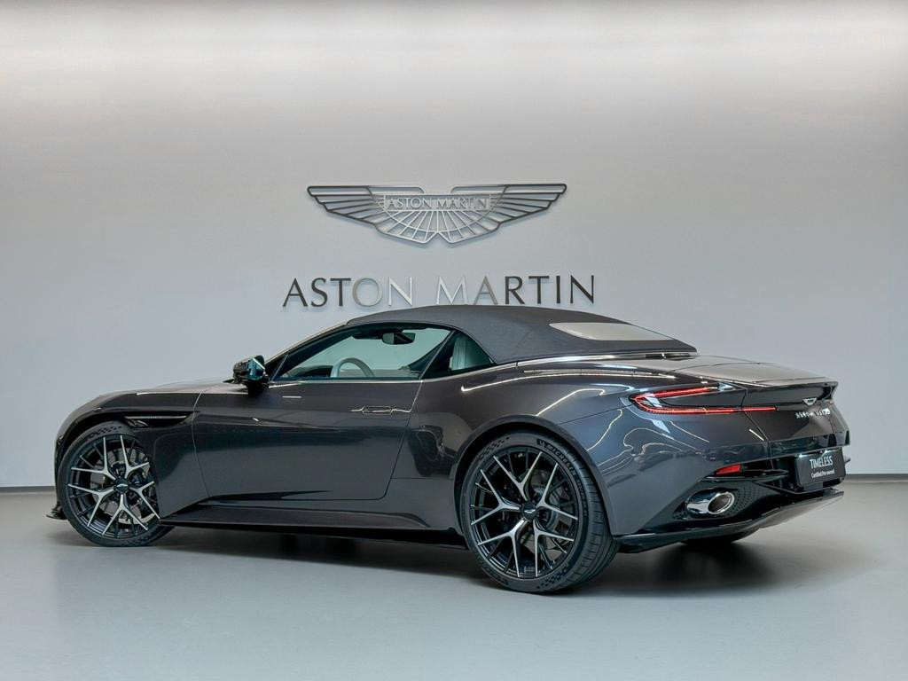 Aston Martin DB12