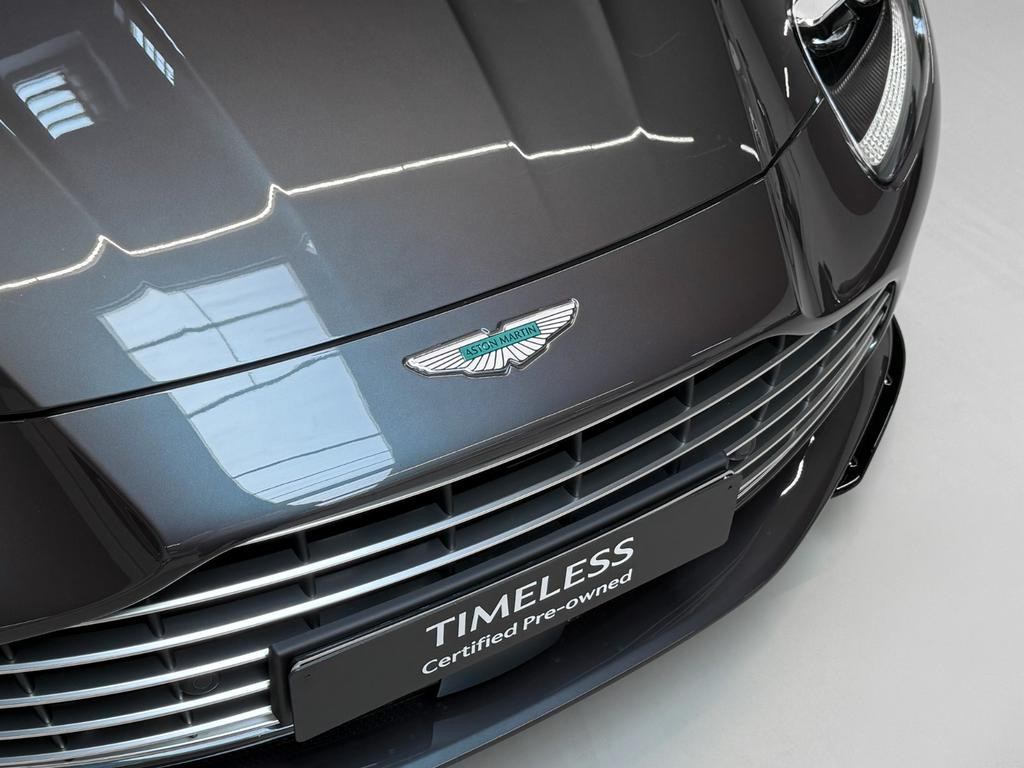 Aston Martin DB12