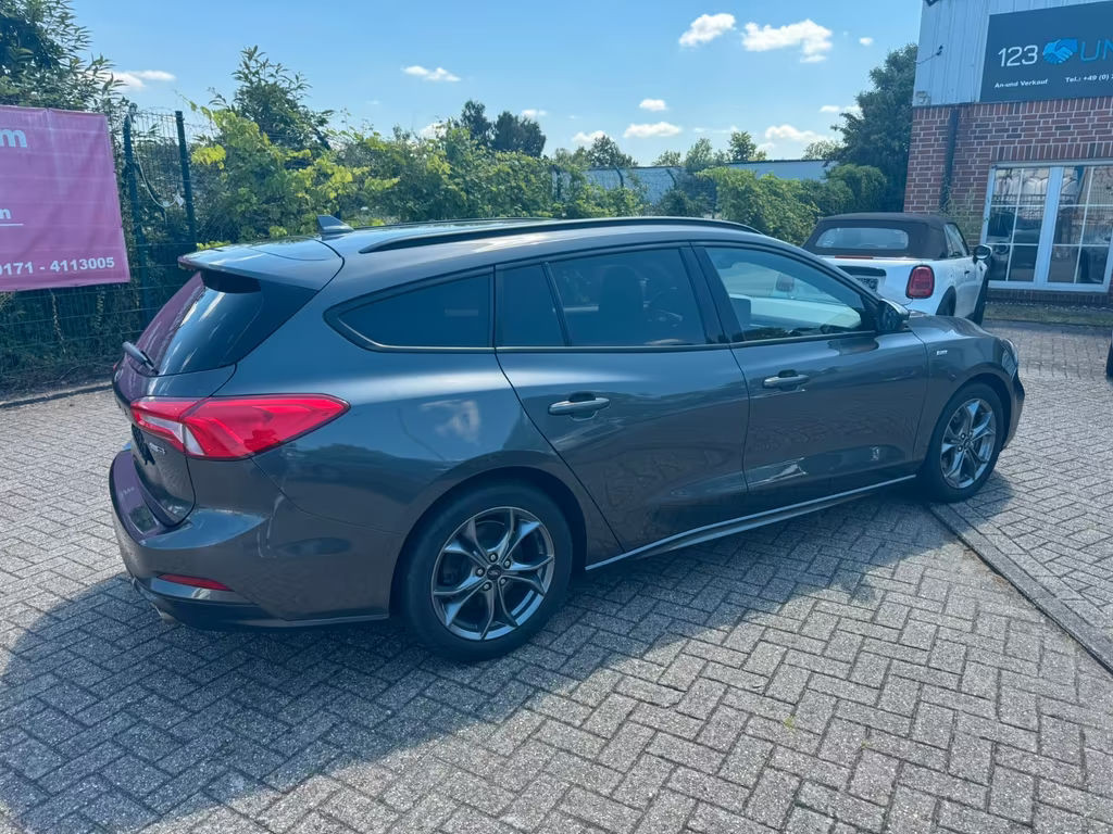 Ford Focus Wagon ST Line
