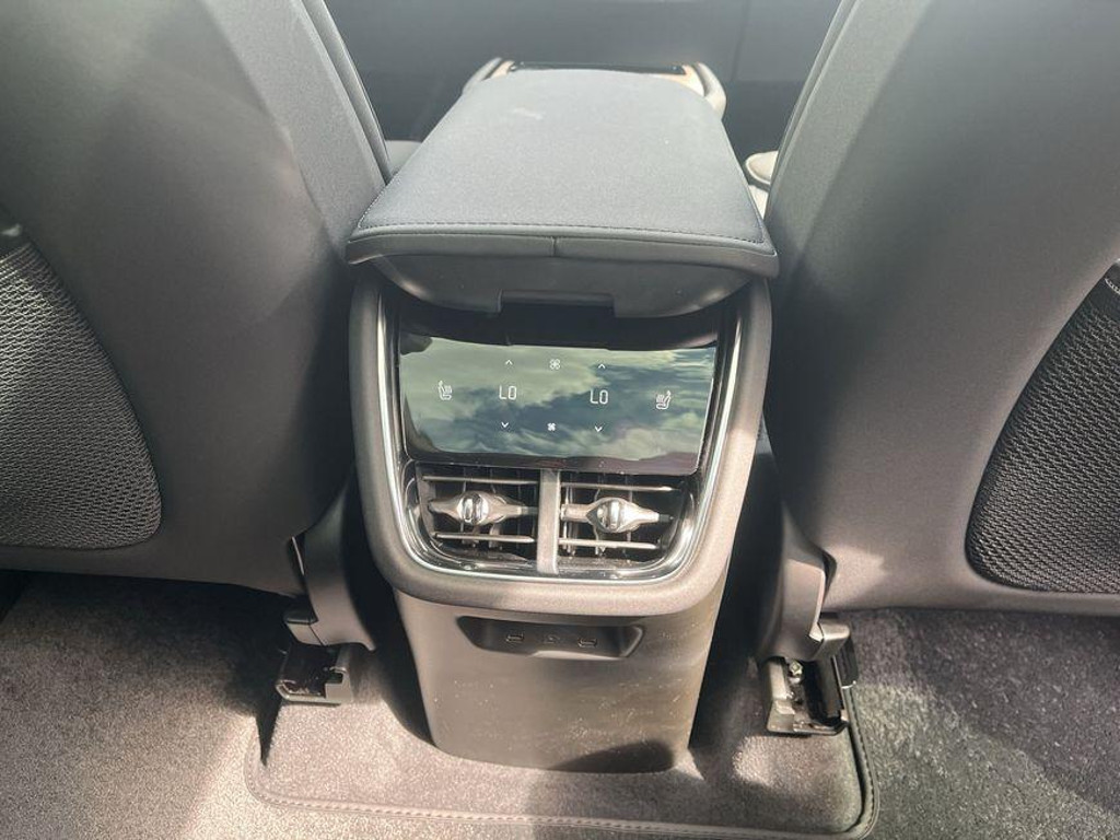 Volvo EX90