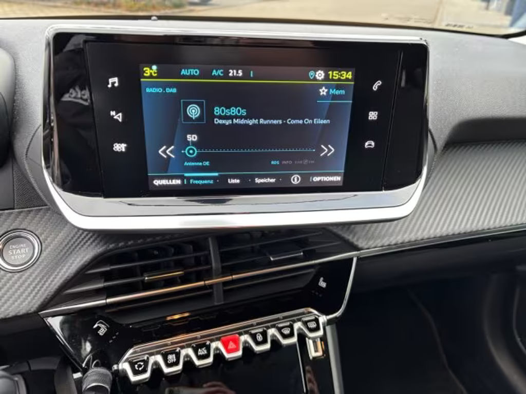 Peugeot e-208