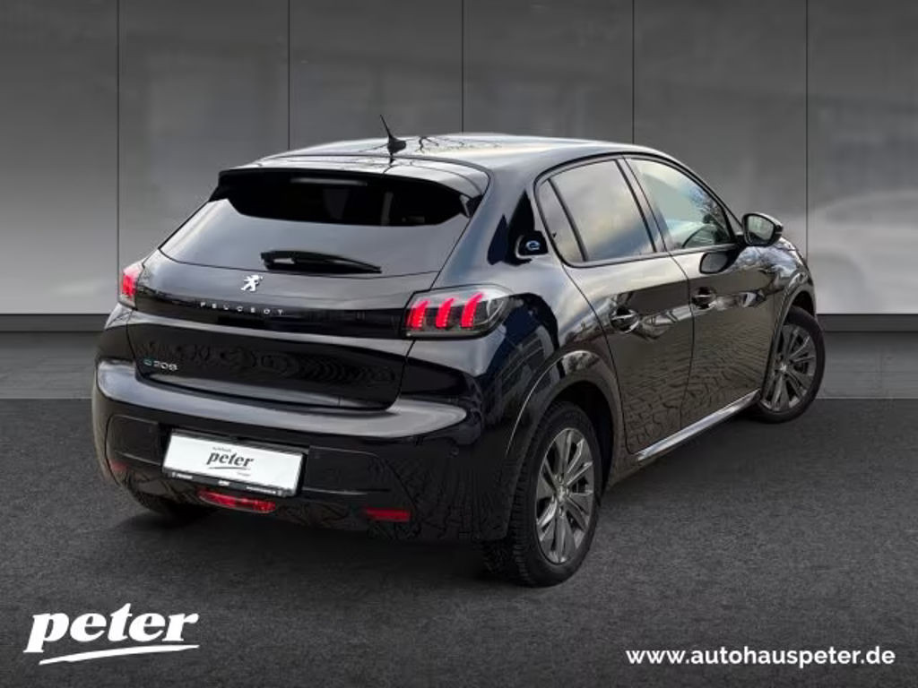 Peugeot e-208