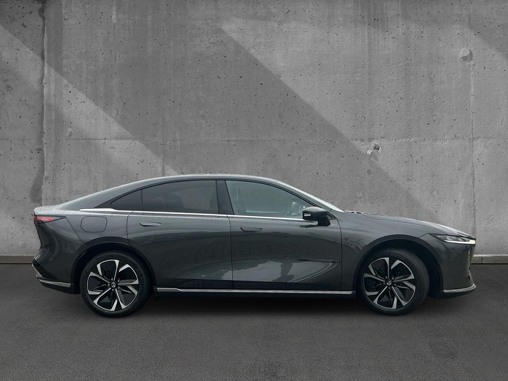 Mazda 6e