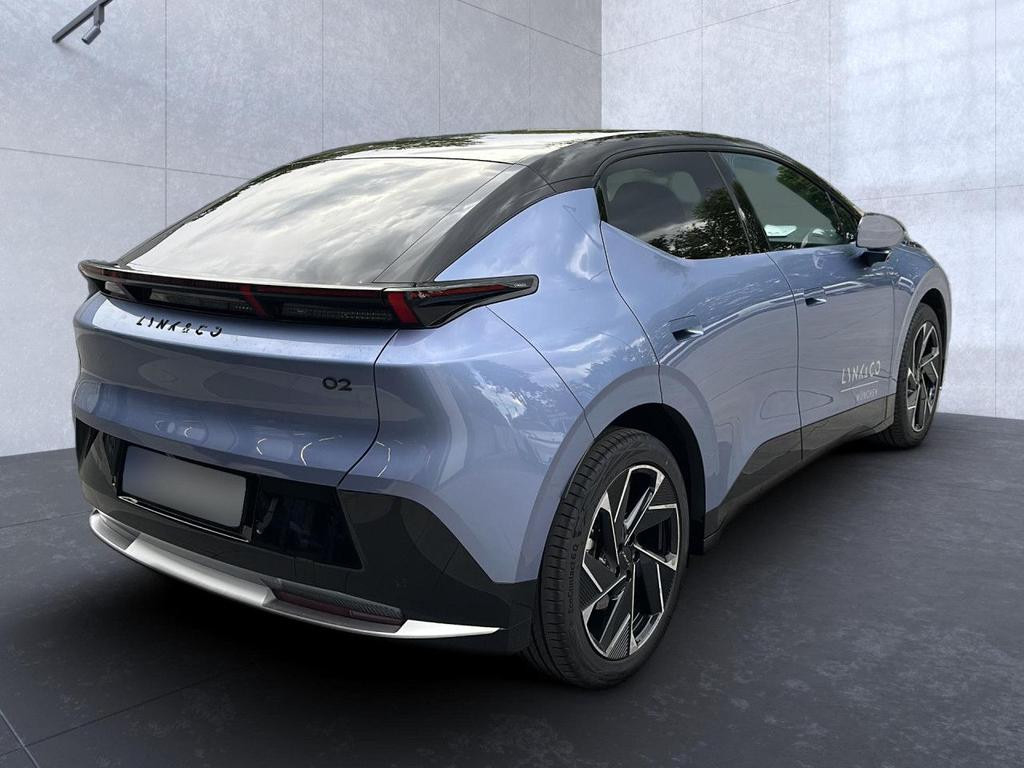 Lynk&Co 02