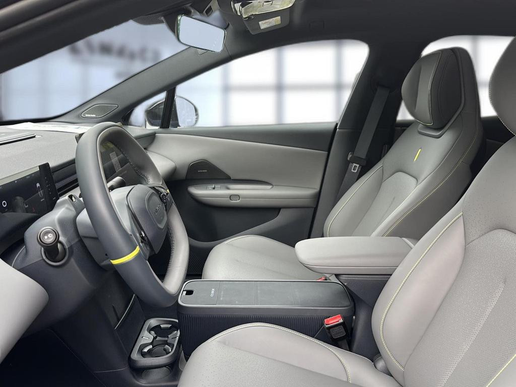 Lynk&Co 02