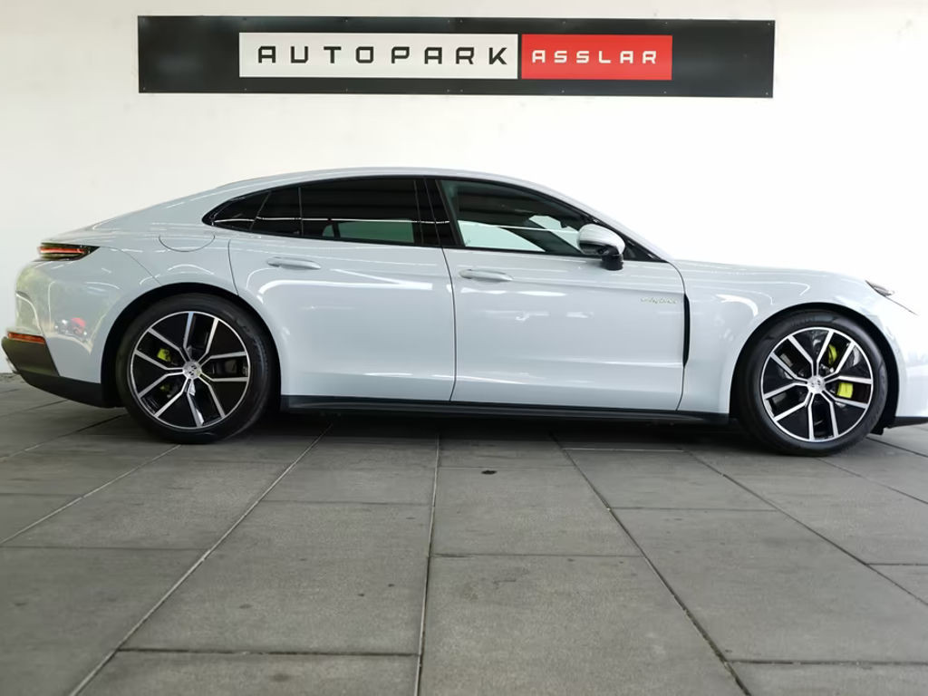 Porsche Panamera E-Hybrid 4