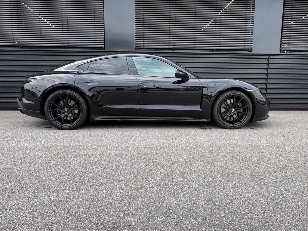 Porsche Taycan GTS