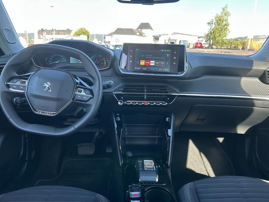 Peugeot e-2008