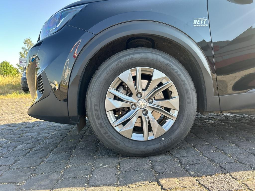 Peugeot e-2008
