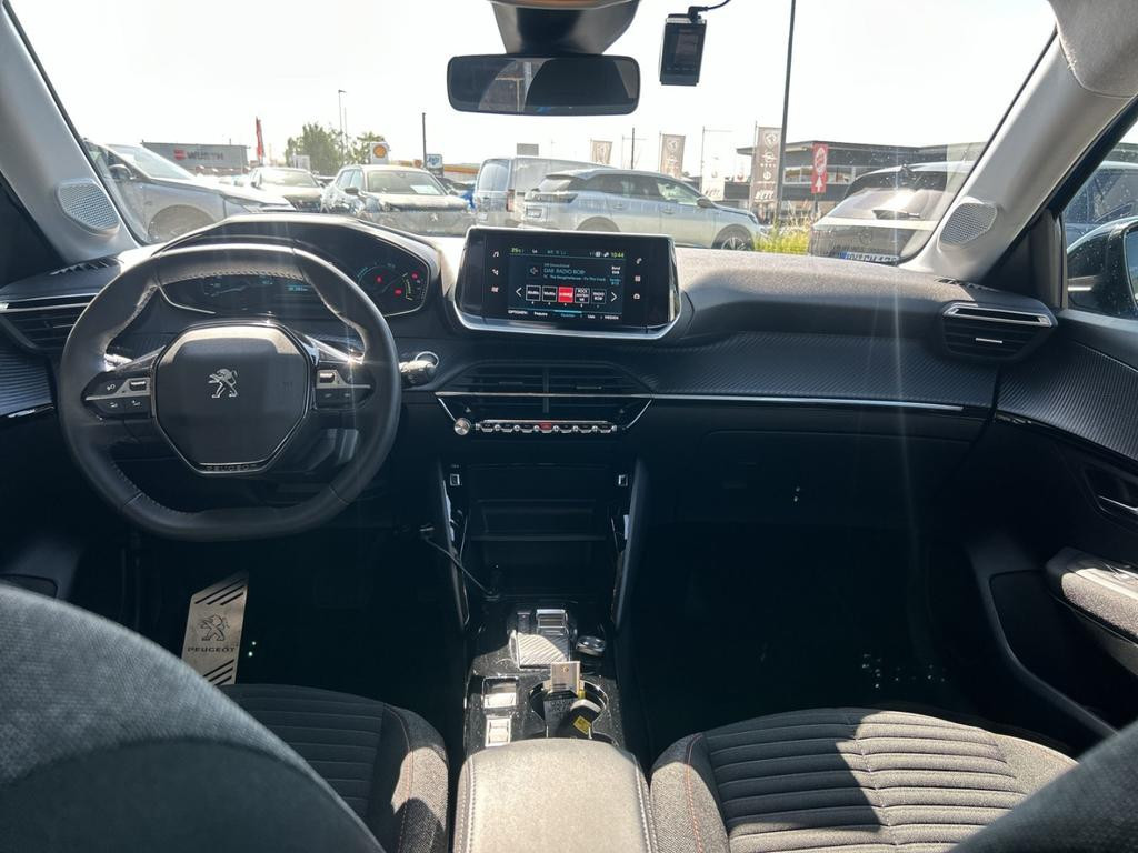 Peugeot e-208