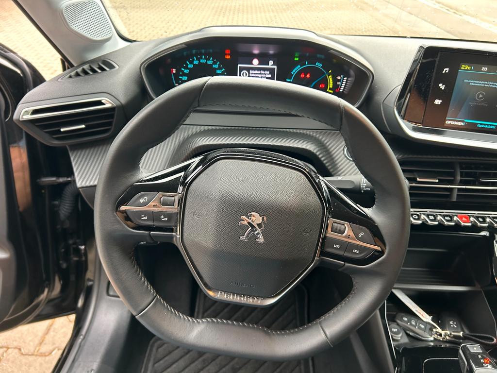 Peugeot e-208