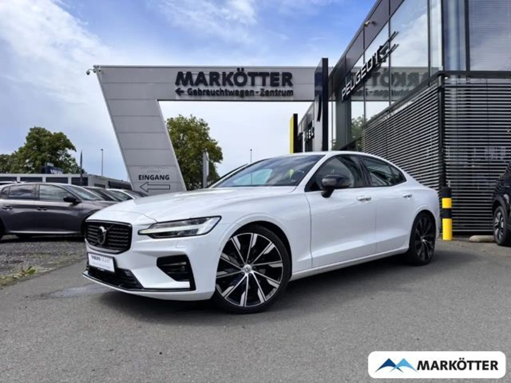 Volvo S60 Plus Dark