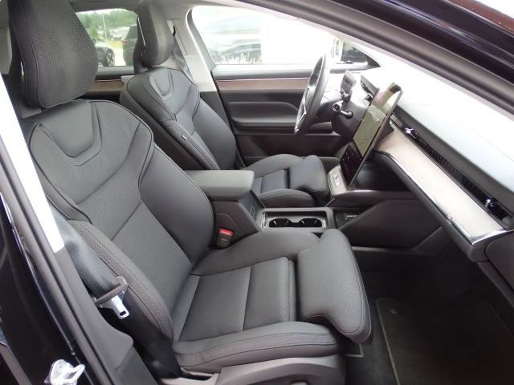 Volvo ES90