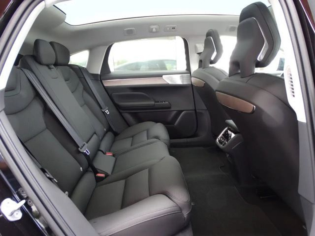 Volvo ES90