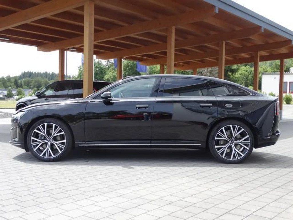 Volvo ES90