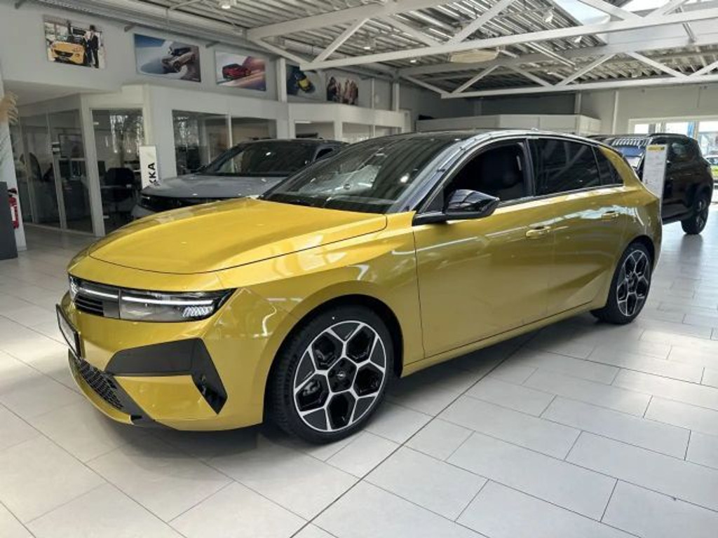 Opel Astra Ultimate Hybrid