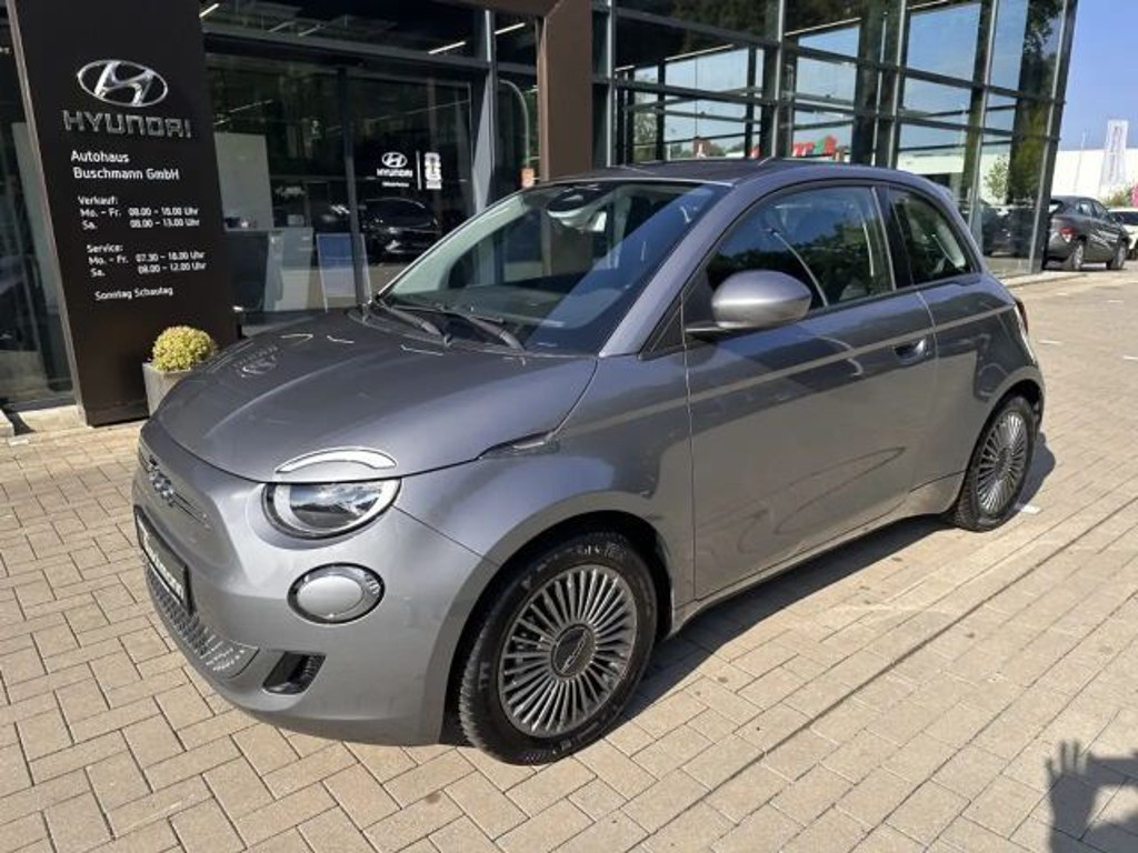 Fiat 500e Action