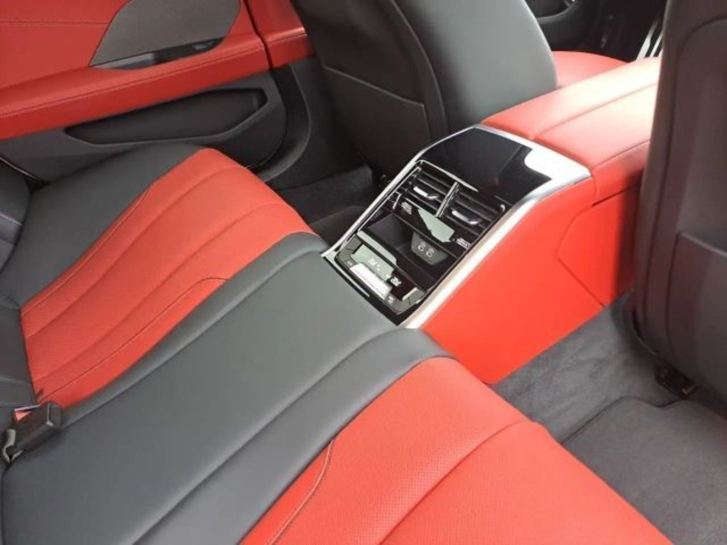 BMW M850