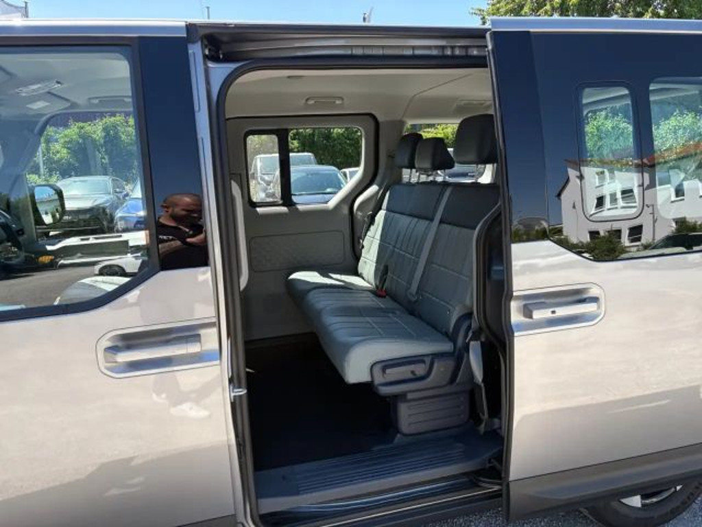 Kia PV5 Passenger