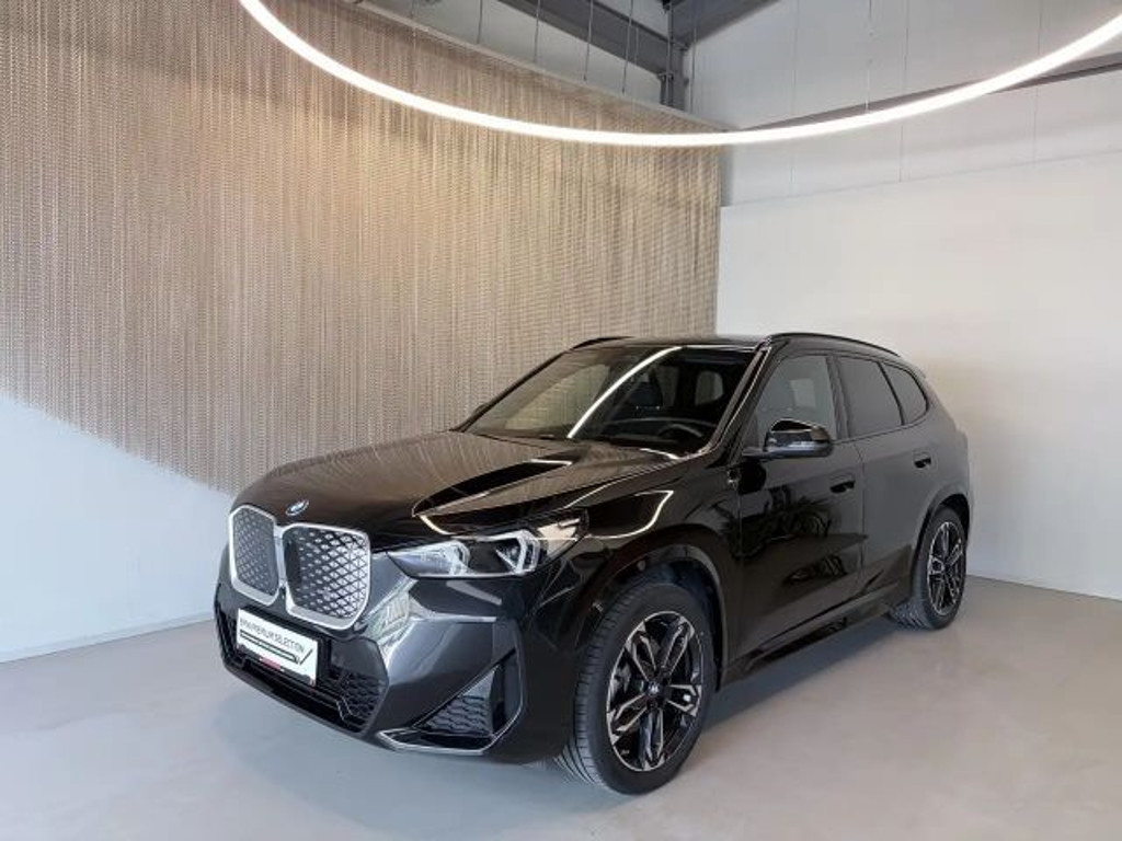 BMW iX1 xDrive30