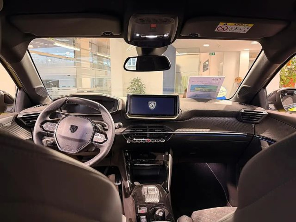 Peugeot e-208