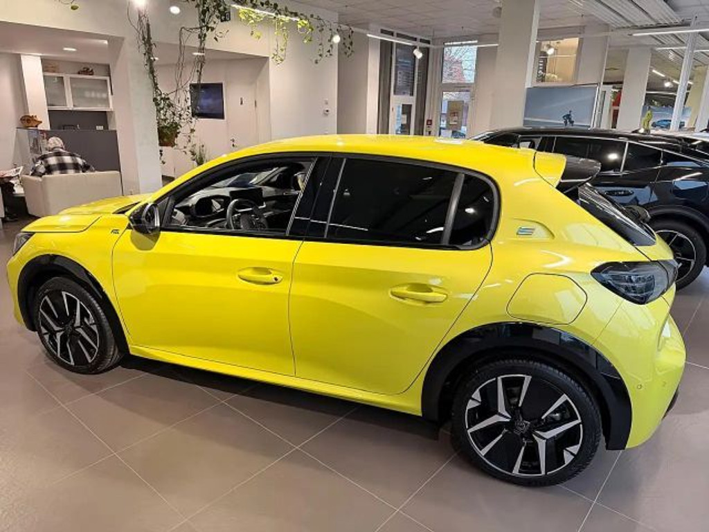 Peugeot e-208