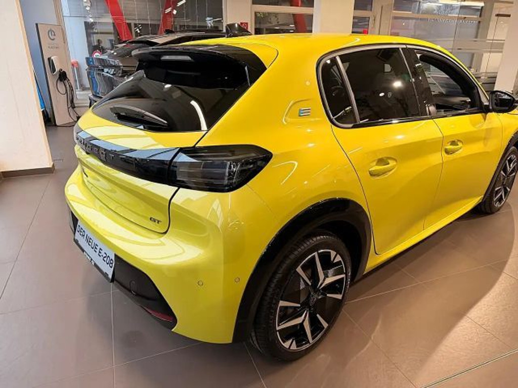 Peugeot e-208