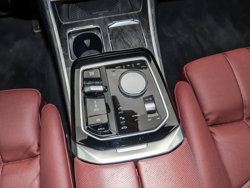 BMW M760