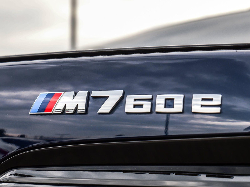 BMW M760