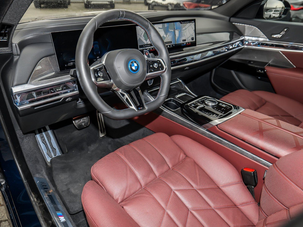 BMW M760