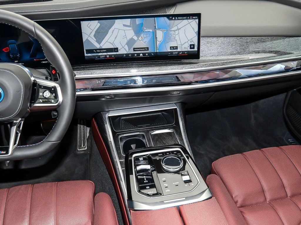 BMW M760