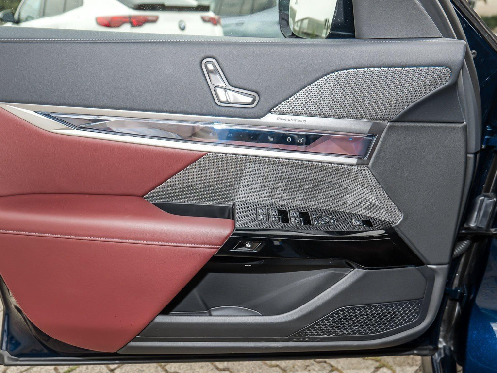 BMW M760